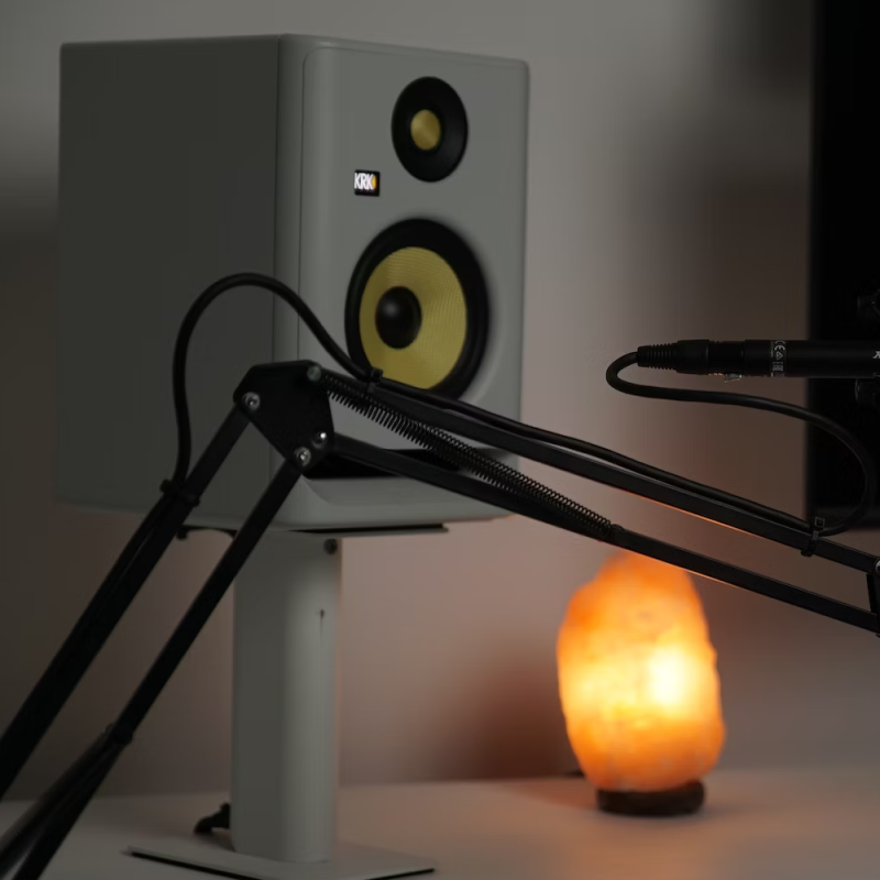 Smart LED Bulb with Bluetooth Speaker